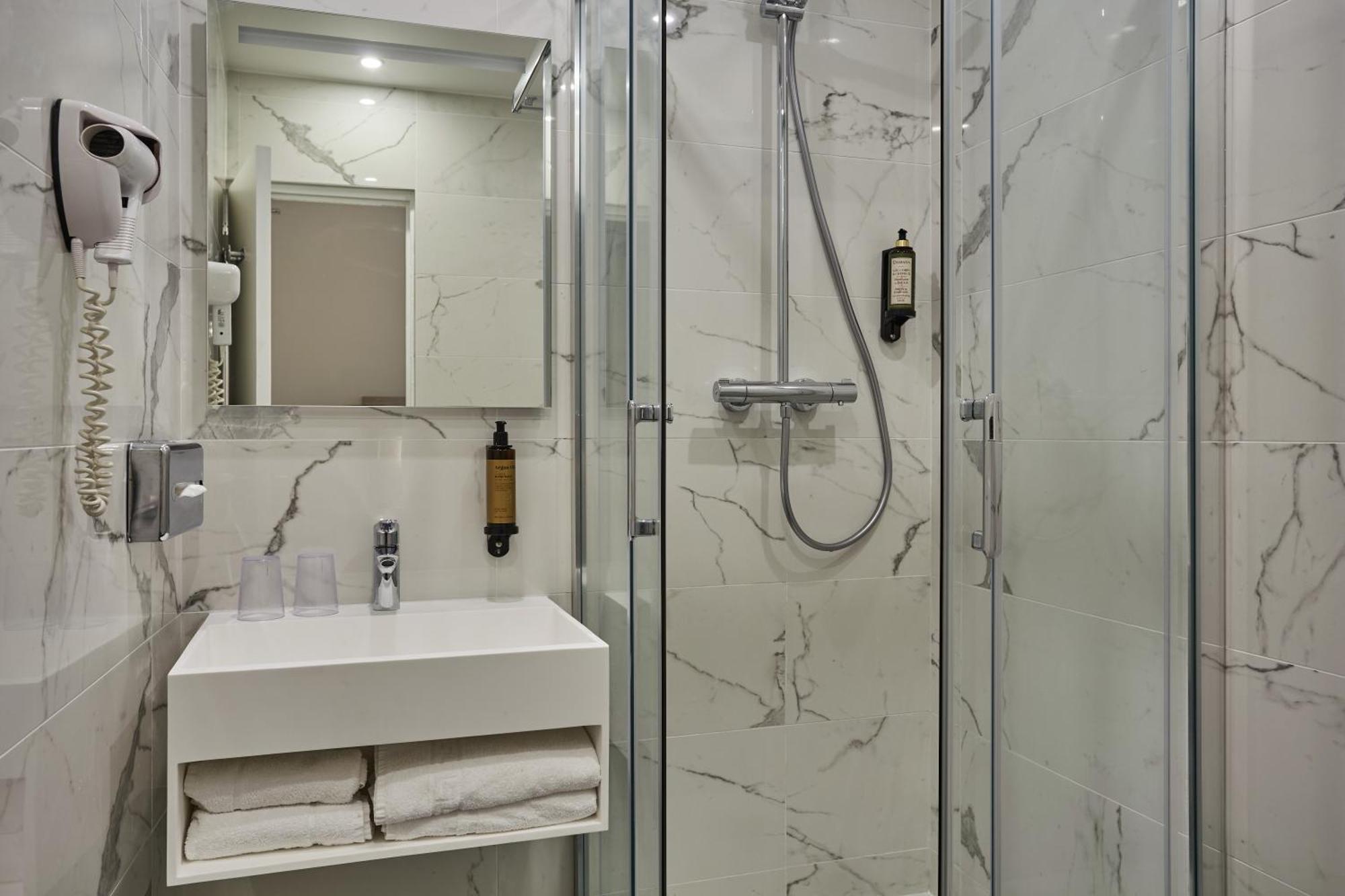 Hotel Lux Picpus Paryż Zewnętrze zdjęcie